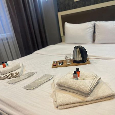 Ufuk Hotel Istanboel Buitenkant foto