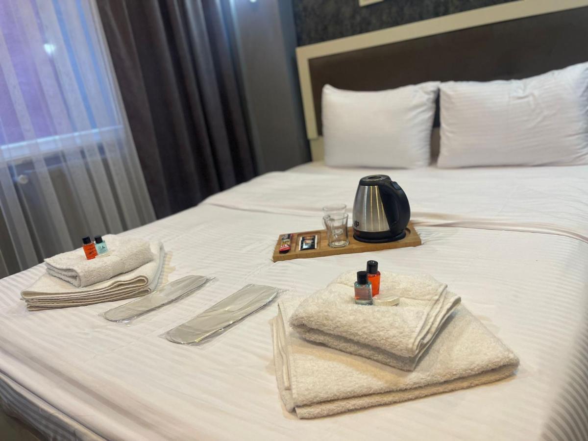 Ufuk Hotel Istanboel Buitenkant foto