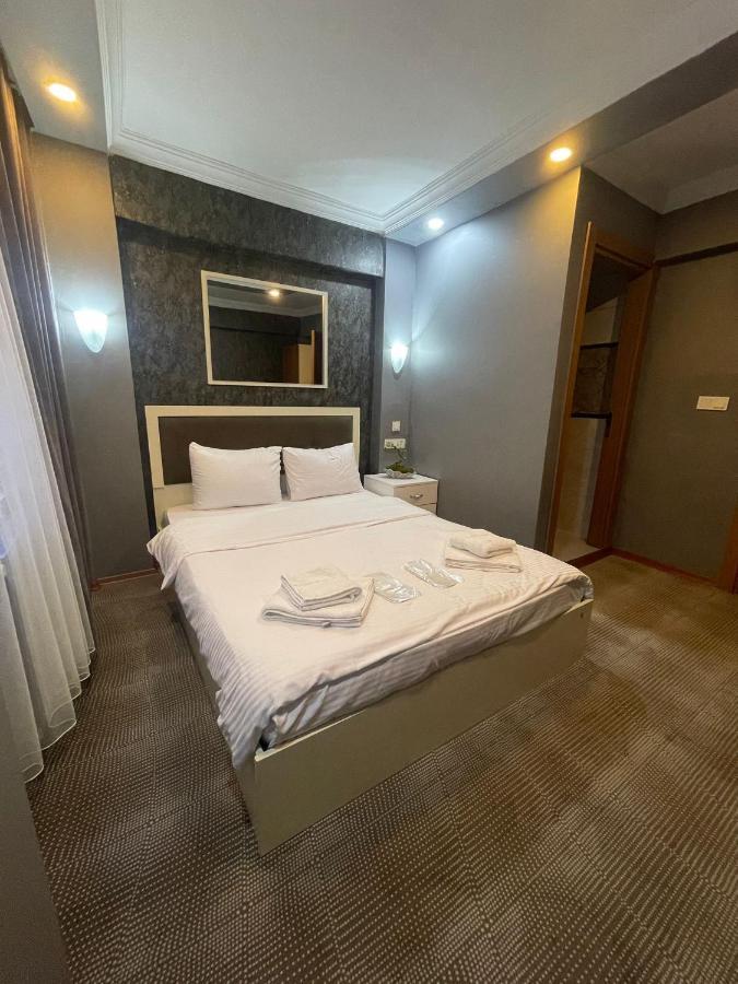 Ufuk Hotel Istanboel Buitenkant foto