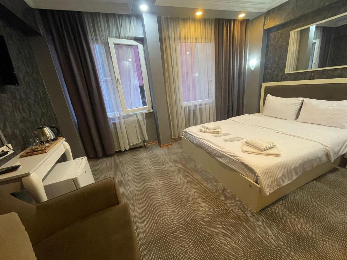 Ufuk Hotel Istanboel Buitenkant foto